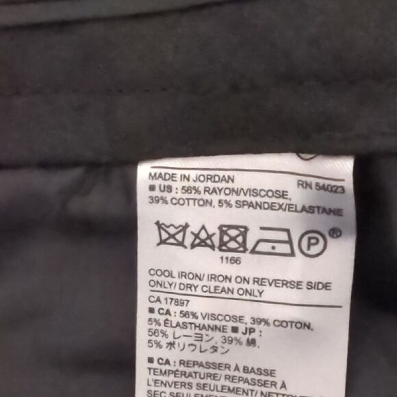 Banana Republic Black Dress Pants with Slim Fit and Cropped Length - Picture 9 of 9